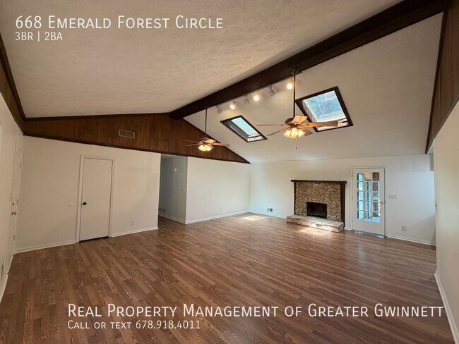 Building Photo - 668 Emerald Forest Cir SW