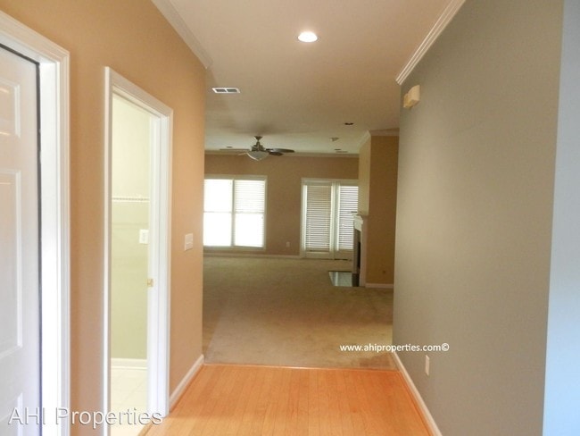 Building Photo - 6586 Mill Creek Cir