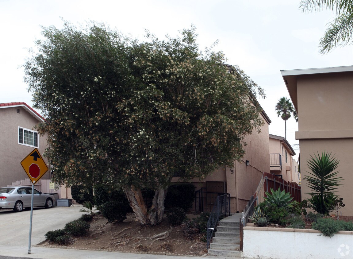 Building Photo - 3675 Arnold Ave