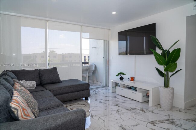 Foto del edificio - 854 NW 87th Ave