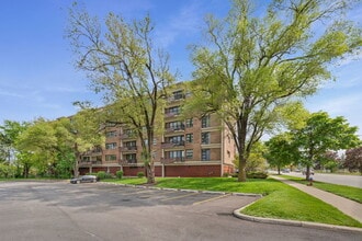 Building Photo - 1905 S Wolf Rd