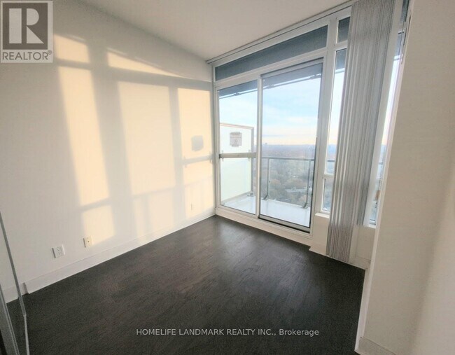 Building Photo - 825 Church St