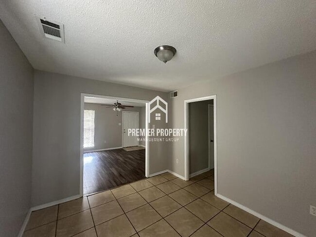 Photo - 7093 Dokkum Dr House