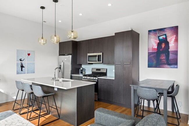 Building Photo - 1728 W Division St