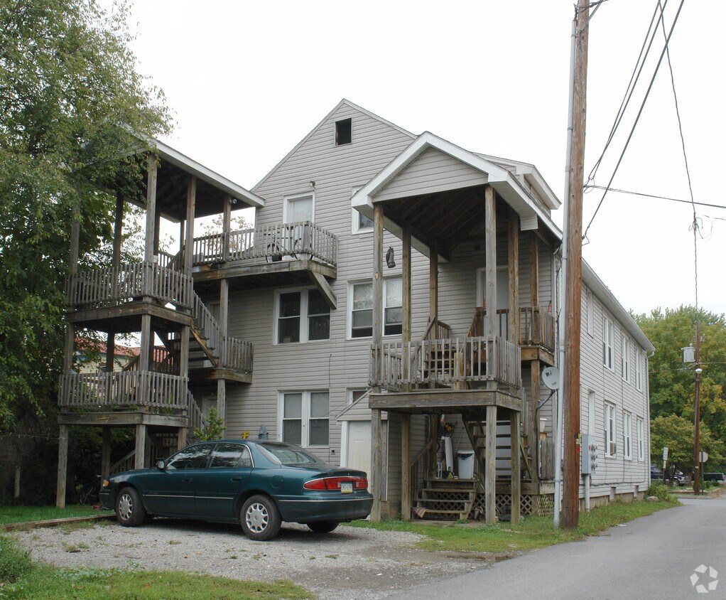 8 N Market St, Muncy, PA 17756 Apartments in Muncy, PA