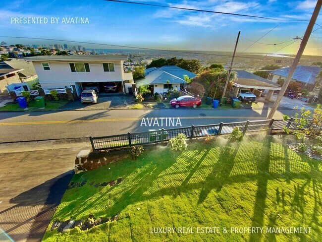 Photo - 2330 Makanani Dr House