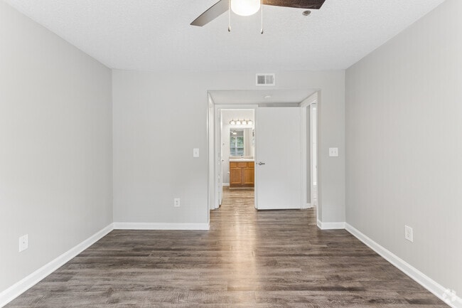 2BR, 2BA - 1,004SF - Primary Bedroom - Maplewood Park