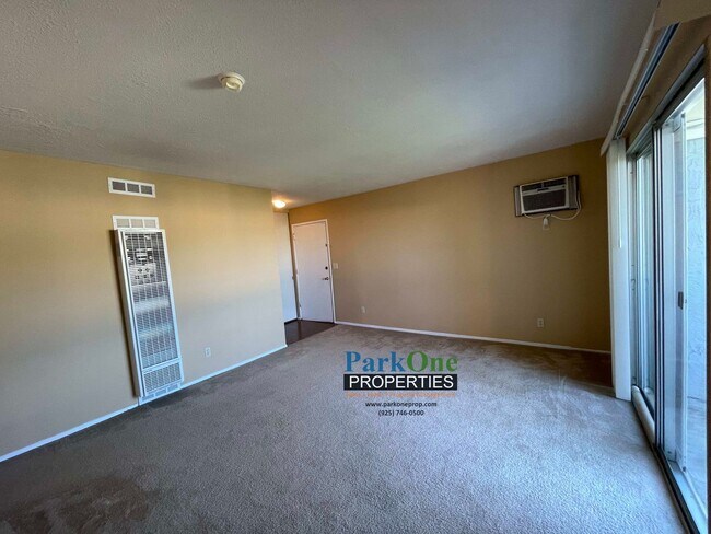 Building Photo - 2nd Floor Corner Unit Condo Near BART, Fre...