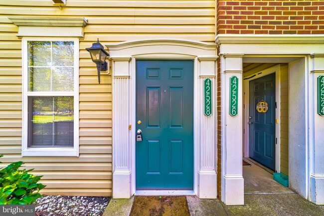 Foto del edificio - 42528 Mayflower Terrace