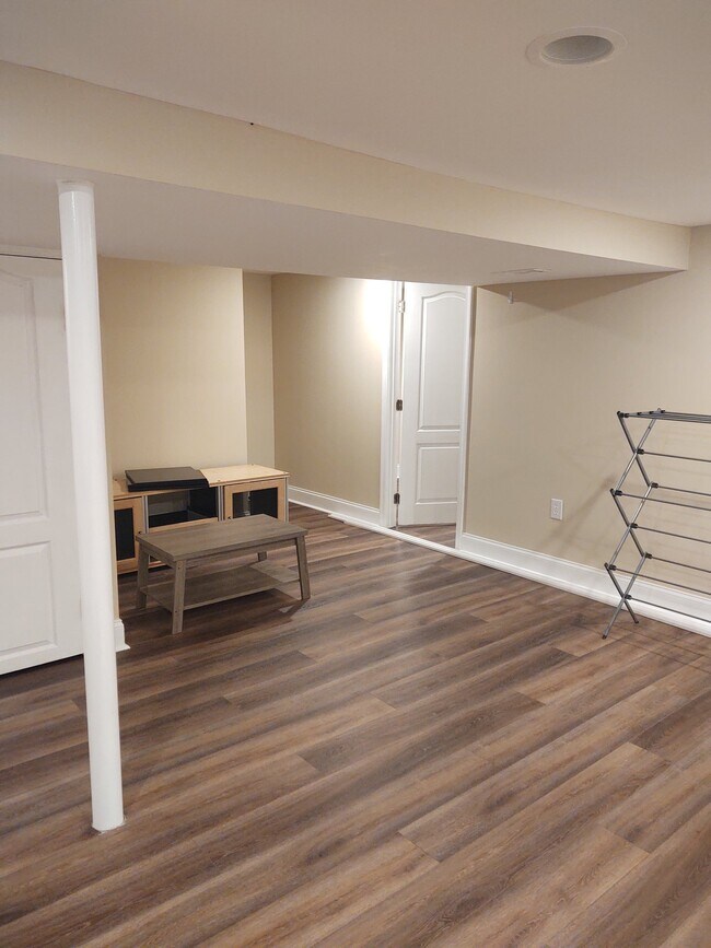 Building Photo - 5658 Calyn Rd
