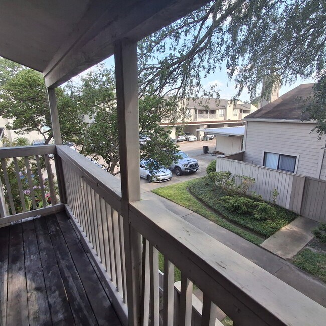 Foto del edificio - 3523 Tanglewilde St