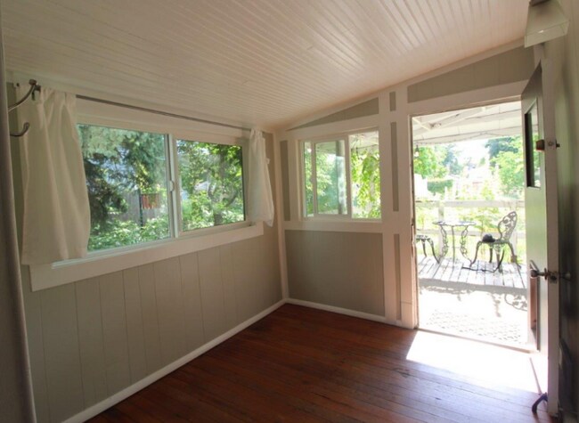 Building Photo - 1372 S 300 E