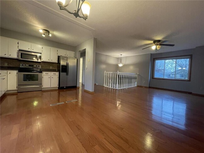 Foto del edificio - 10921 Jersey Ct N