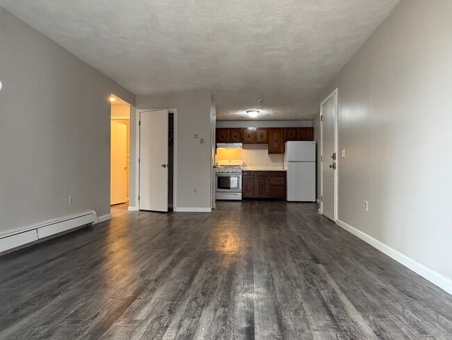 Building Photo - 11 Kenmar Dr
