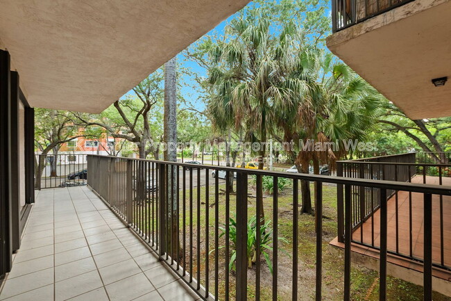 Building Photo - 4705 SW 62nd Ave