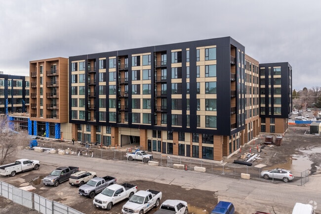 Building Photo - Jackstraw