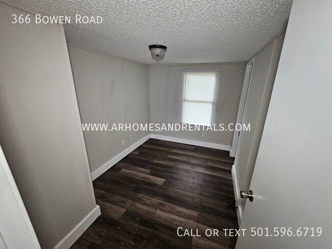Building Photo - 366 Bowen Road | $1195 | 3 beds, 2 bath