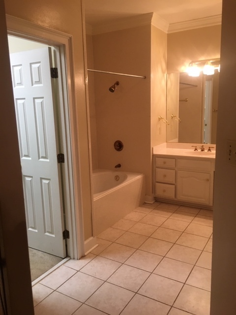 Building Photo - Charming home located in Jones Creek!