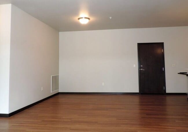Building Photo - $1,635| 2 Bedroom, 2 Bathroom 1st Floor Condo | Pet Friendly* | Available for August 1st, 2026 Mo...