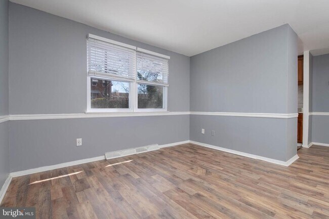 Foto del edificio - 4409 Falls Bridge Dr