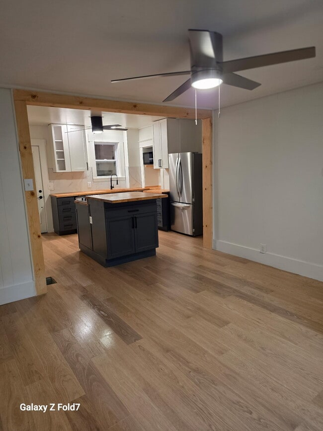 Building Photo - 5209 Warren Ave