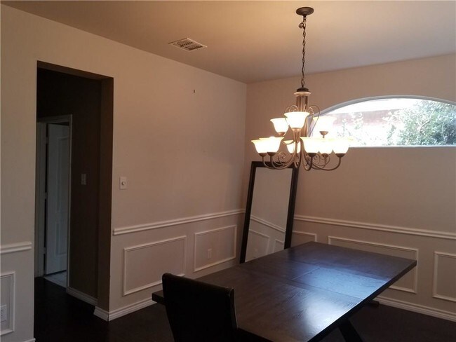 Foto del edificio - 1435 Pine Bluff Dr