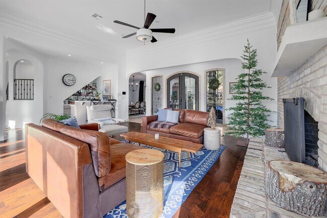 Building Photo - 10612 Legends Ln