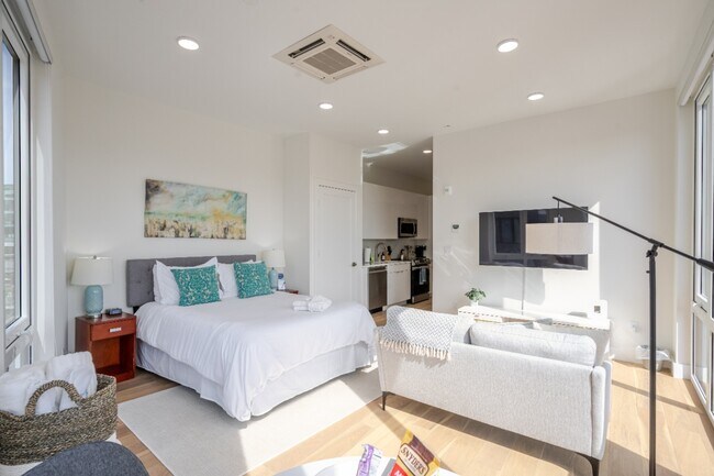 Building Photo - 38 Hichborn St