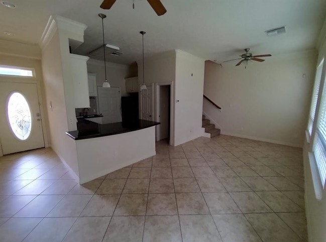 Building Photo - 16020 Fountainview Dr