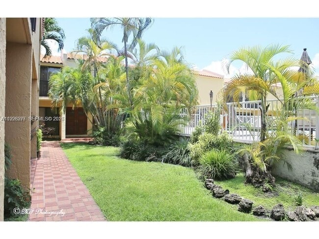 Foto del edificio - 1990 Brickell Ave