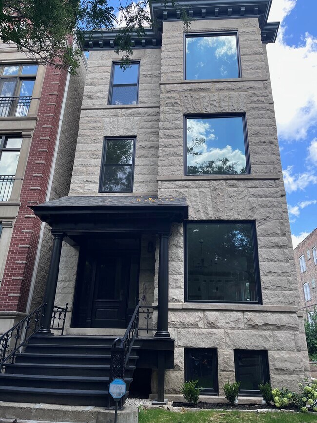 Foto del edificio - 1408 W Cuyler Ave