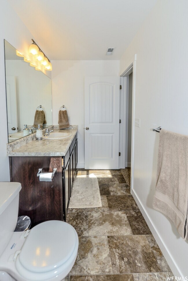 Building Photo - 15030 Gallant Dr