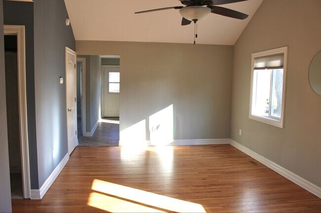 Foto del edificio - Cozy 2-bed, 1-bath Home in Downtown Auburn...