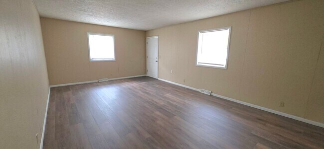 Foto del edificio - 305 E Downing St