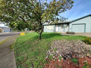 Building Photo - 1238-1240 Kenray Loop