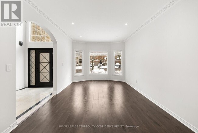 Building Photo - 366 Hounslow Ave