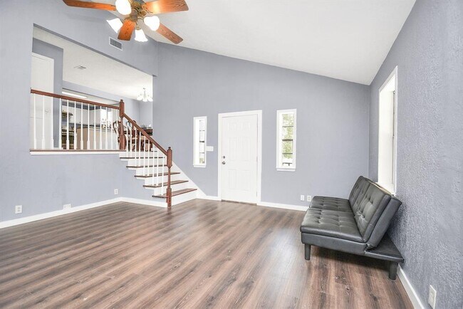 Building Photo - 20203 Live Oak
