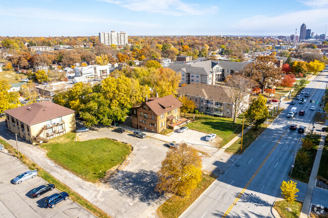 Aerial Photo - COLONIAL ARMS APTS.