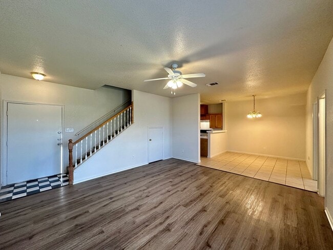 Building Photo - Viewable Now!