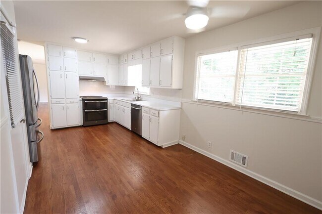 Building Photo - 2953 Evans Woods Dr