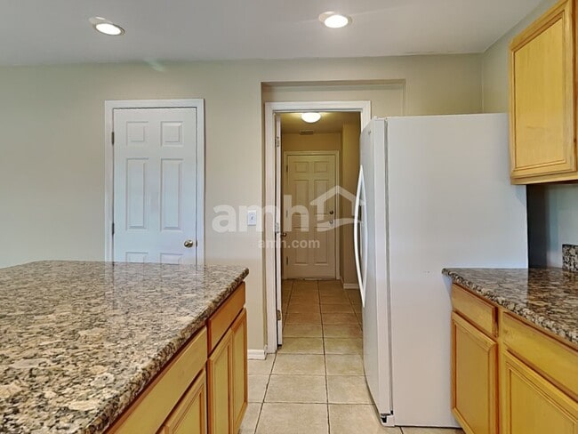 Building Photo - 6924 Lake Eaglebrooke Dr
