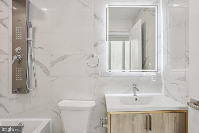 Foto del edificio - 1201 Vine St