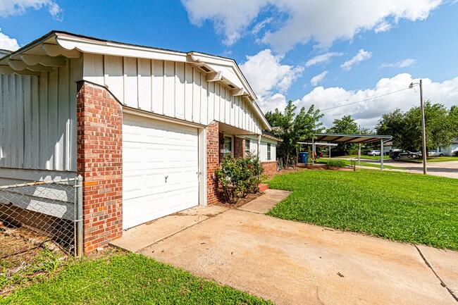 Building Photo - 3 Bedroom 1.5 Bath in Midwest City