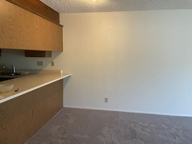 Foto del edificio - El Condo unit 1 bed, 1 & 3/4 bath
