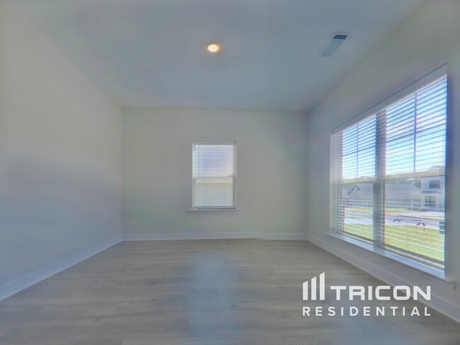 Foto del edificio - 474 Cantrell Dr
