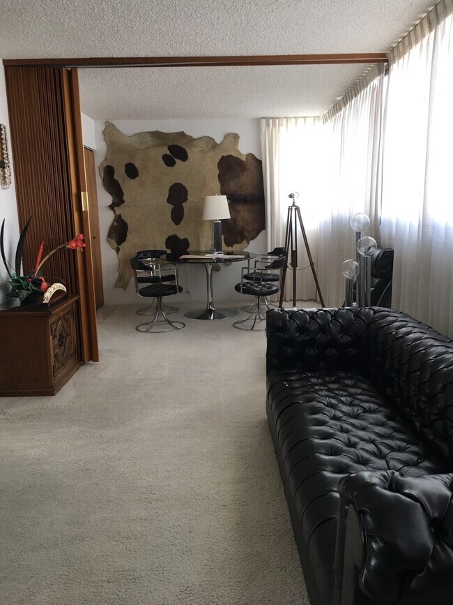 Living Room - 1040 Kinau St