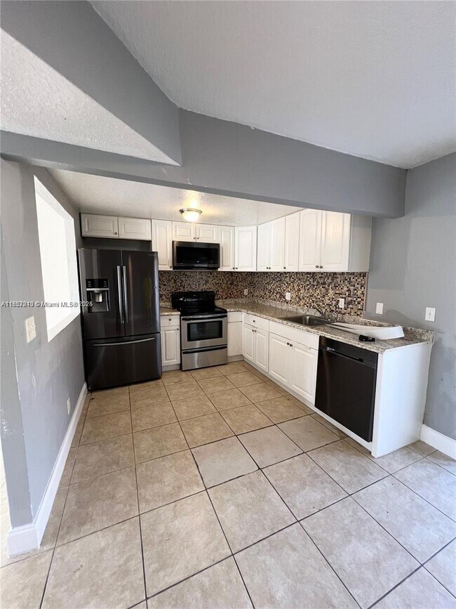 Foto del edificio - 5959 NW 28th St