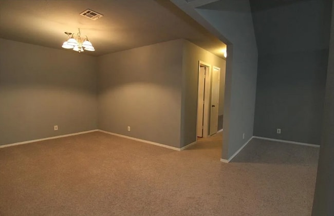 Foto del edificio - 3 Bed | 2 Bath | South Tulsa