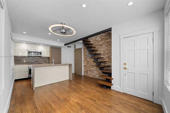 Foto del edificio - 739 2nd St