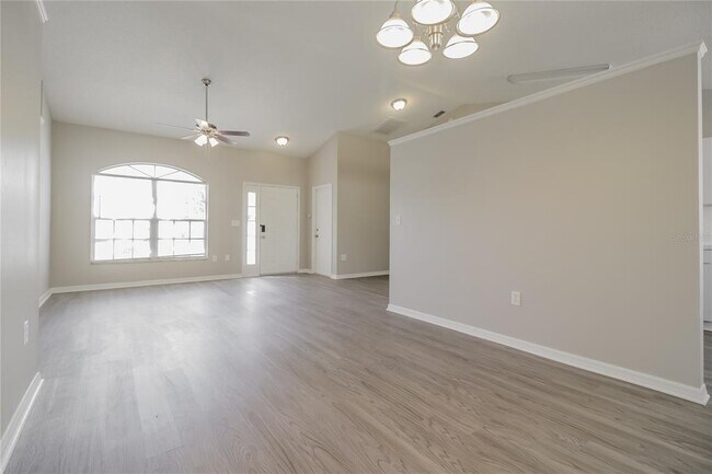 Building Photo - 2665 Oak Run Blvd